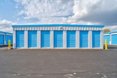 Storage Units at SmartStop Self Strorage - Service Rd - 480 South Service Rd W, Oakville, ON