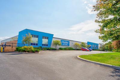 Storage Units at SmartStop Self Strorage - Service Rd - 480 South Service Rd W, Oakville, ON